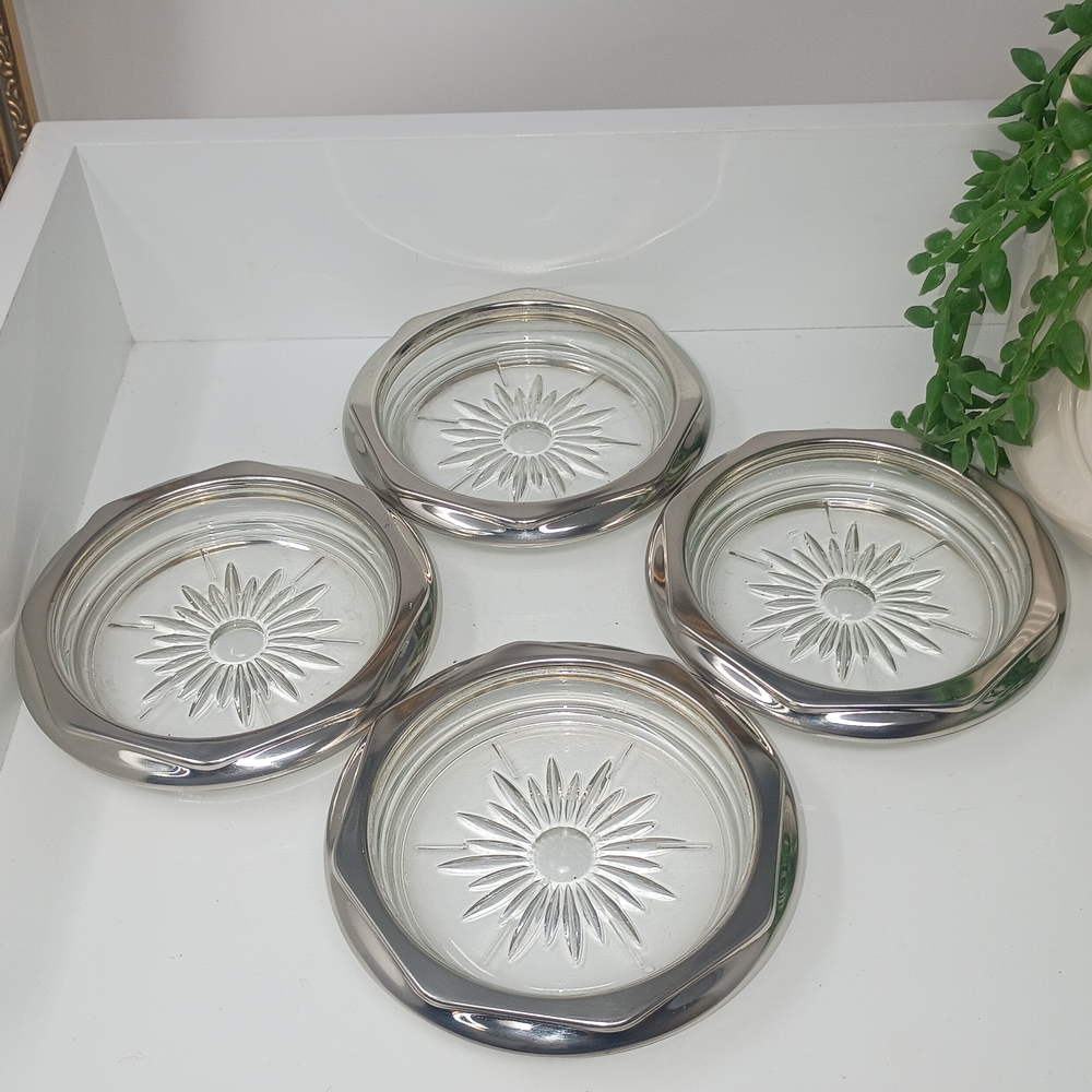 Glass Coaster Set with Silver Rim - Clear - Picture 4 of 7